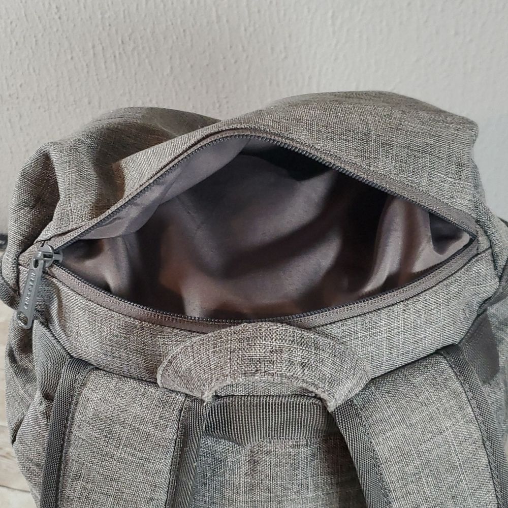Herschel Supply Company | Iona Backpack Raven Crosshatch Grey & Black Red Inside - Picture 8 of 15